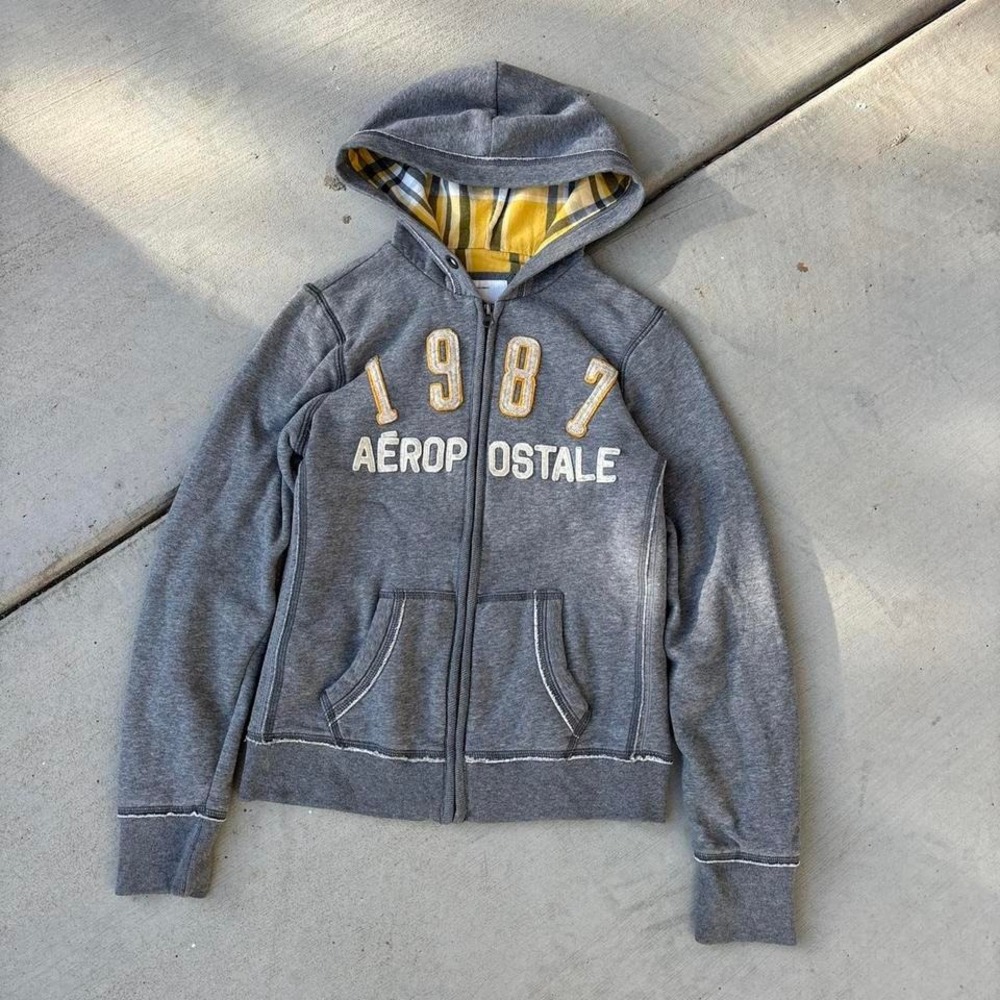 Vintage Y2k Grey Aeropostale zip up hoodie with yellow accents